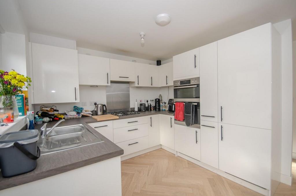 Kitchen pic 3.jpg