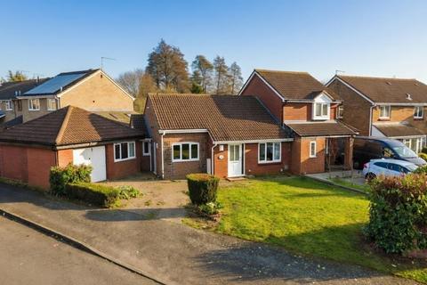3 bedroom semi-detached bungalow for sale, Thornfield, Cherry Lodge, Northampton NN3