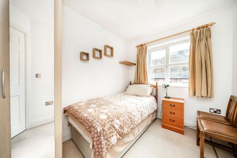 undefined, Pulteney Close, Isleworth TW7