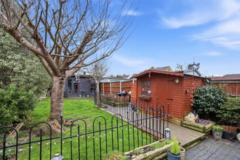 3 bedroom bungalow for sale, Shoebury Road, Thorpe Bay, Essex, SS1
