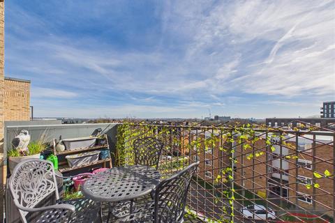 1 bedroom flat for sale, Lyon Road, Harrow