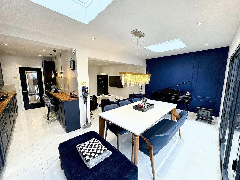 Kitchen-Dining-Family Room