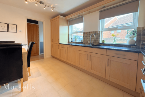 3 bedroom end of terrace house for sale, The Spinney, Poole BH16
