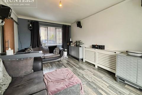 4 bedroom semi-detached house for sale, Dearne Road, Brampton, Barnsley