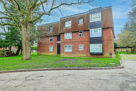 1 bedroom apartment for sale, Windsor Close, Bovingdon, HP1