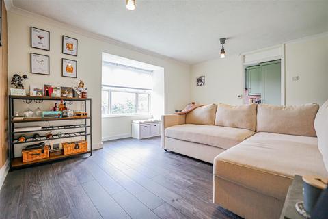 1 bedroom apartment for sale, Windsor Close, Bovingdon, HP1