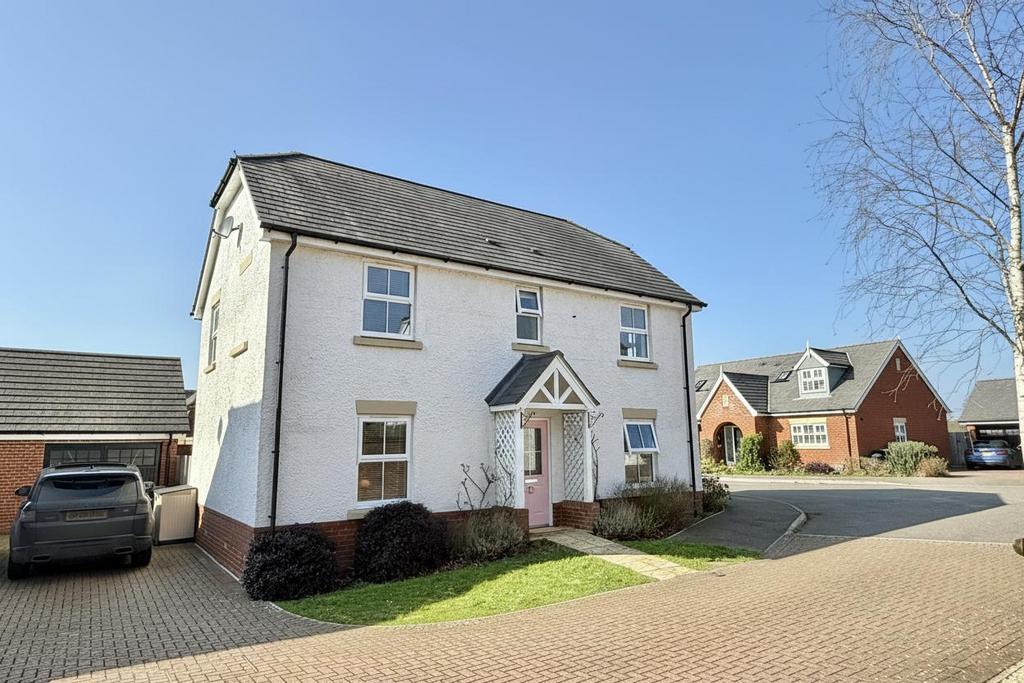 4 Bedroom Detached House