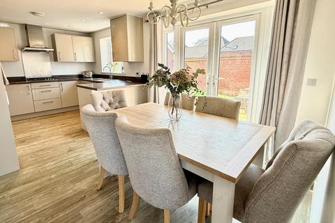 4 bedroom detached house for sale, Marryat Way, Bransgore, BH23 8FG