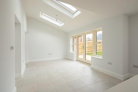 3 bedroom detached house for sale, Huntshaw Close, Houlton, Rugby
