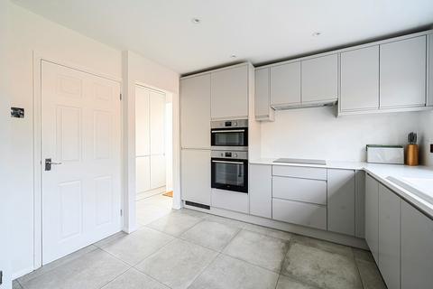 undefined, Lunds Farm Road, Reading RG5