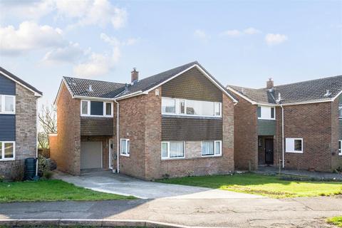 4 bedroom detached house for sale, Avon Road, Devizes