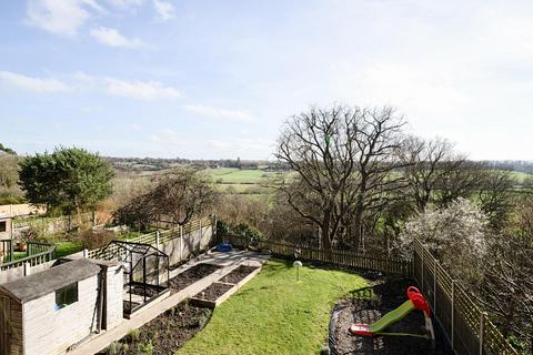 4 bedroom detached house for sale, Avon Road, Devizes