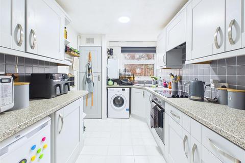 2 bedroom flat for sale, Garrick Road, Lichfield