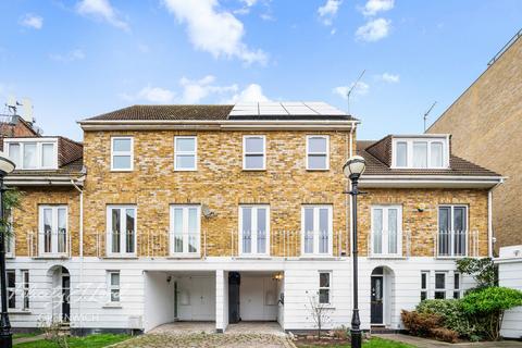 3 bedroom townhouse for sale, Robinscroft Mews, Greenwich, SE10