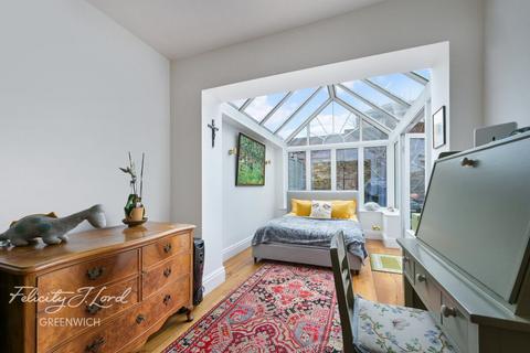 3 bedroom townhouse for sale, Robinscroft Mews, Greenwich, SE10
