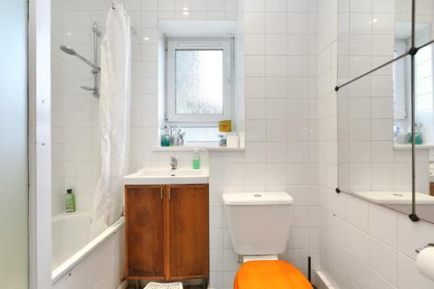 1 bedroom flat for sale, Turnham Road, London