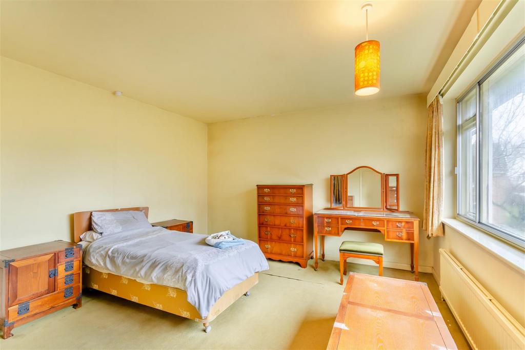 8677946-interior14.jpg