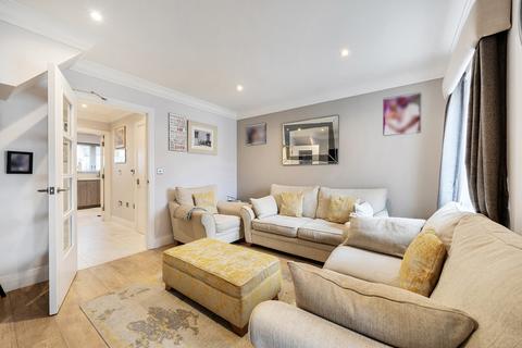 Connaught Close, Uxbridge