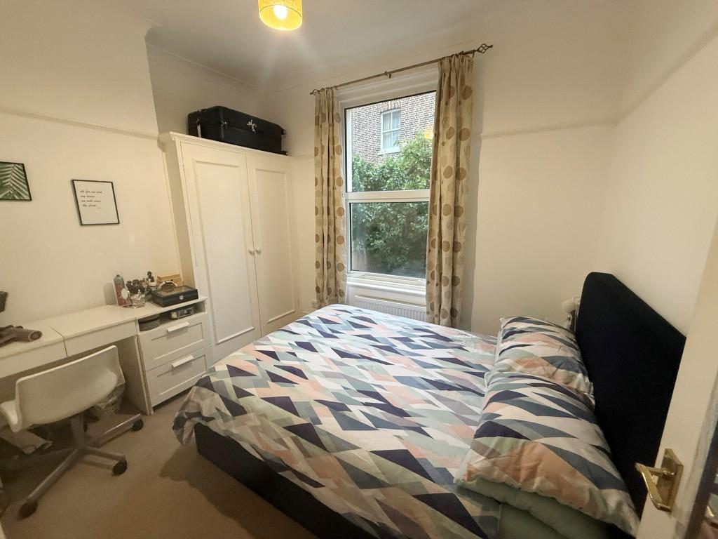 Flat 2 bedroom