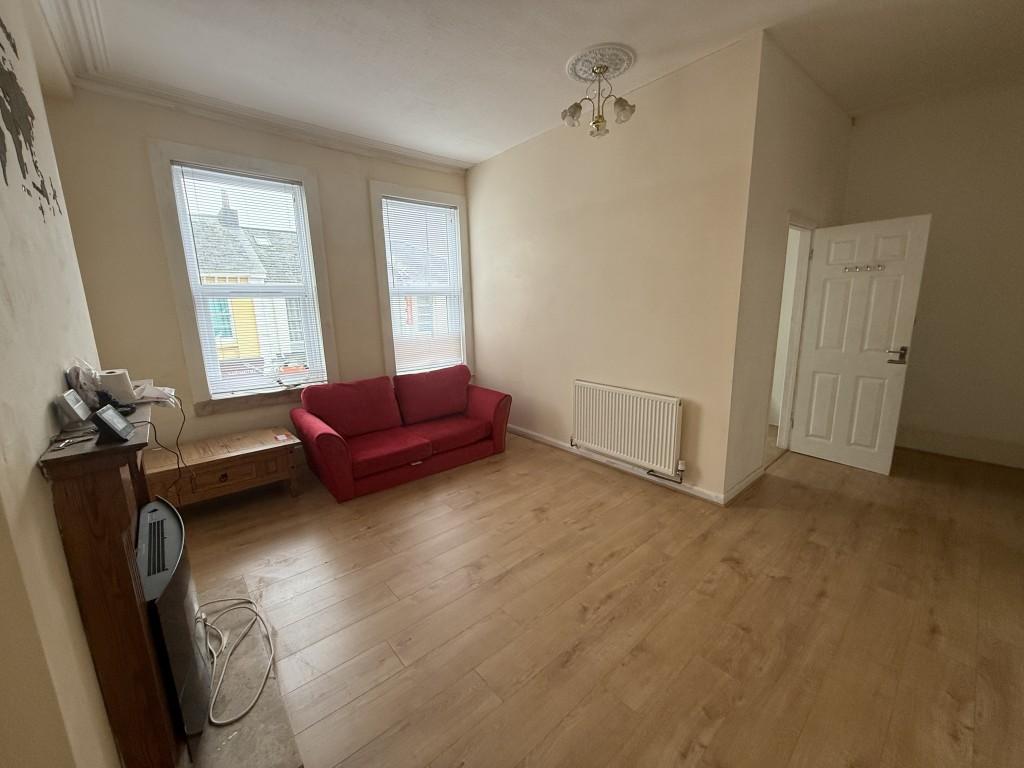 Flat-General view of living room