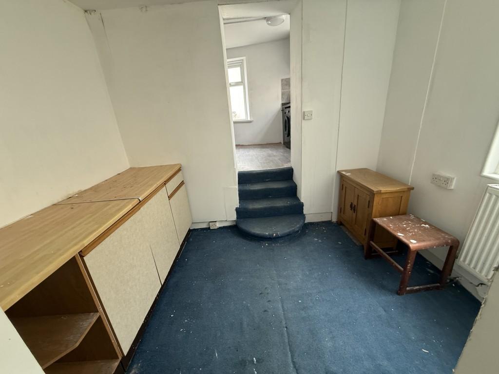 Flat-Breakfast room