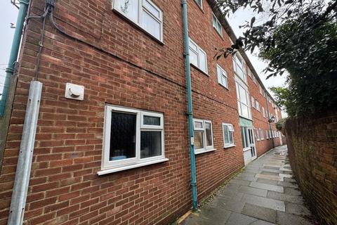 2 bedroom flat for sale, 1 Bayle Court, The Parade, Folkestone, Kent
