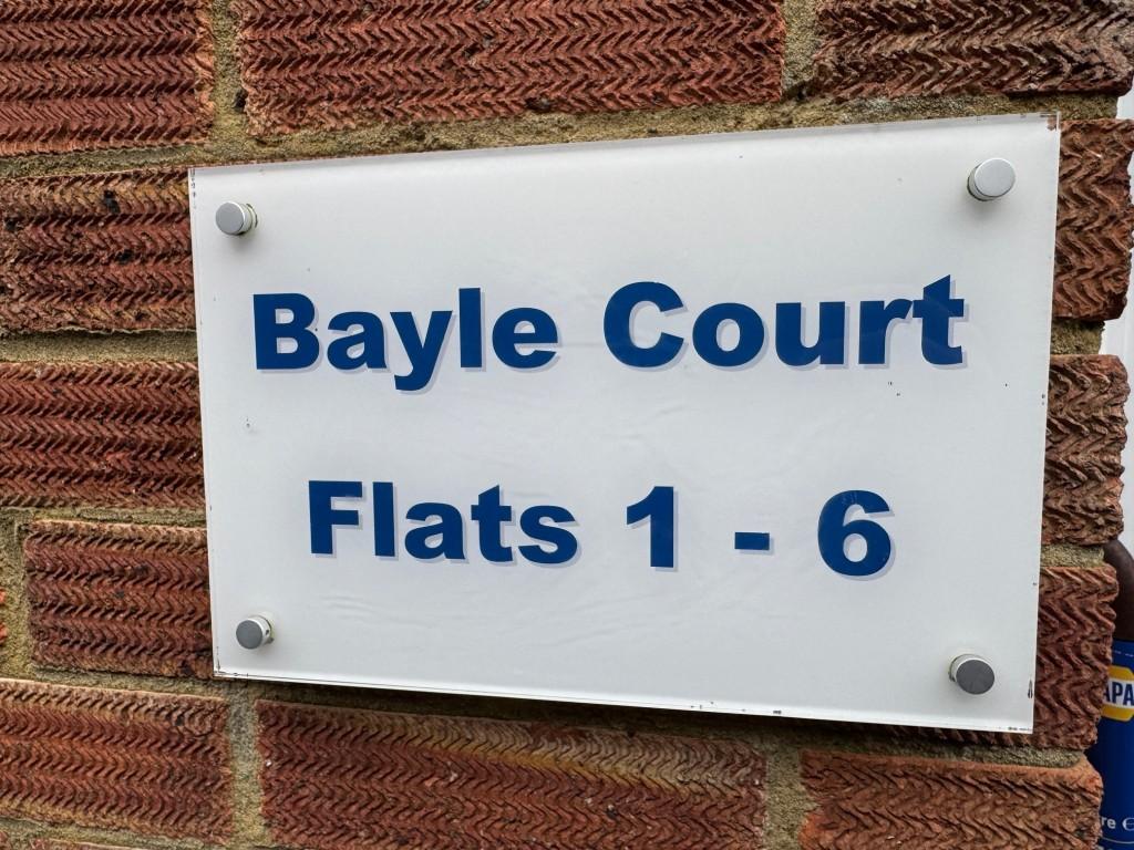 Bayle Court sign