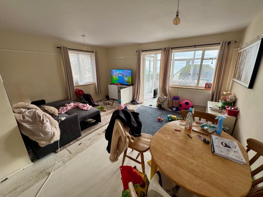 Flat 1 Bayle Court - living room
