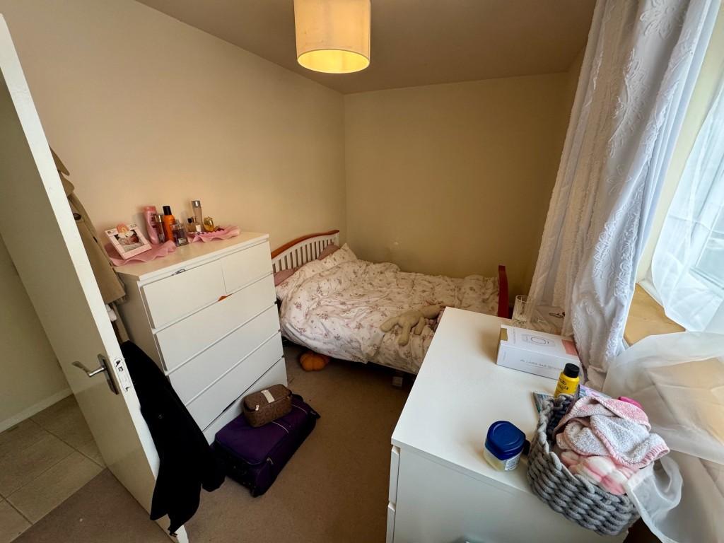 Flat 1 Bayle Court - bedroom 1