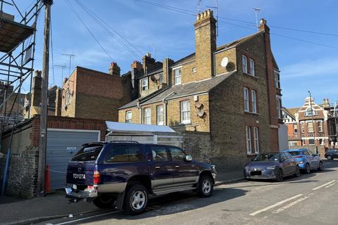5 bedroom end of terrace house for sale, 59 Canterbury Road, Margate, Kent