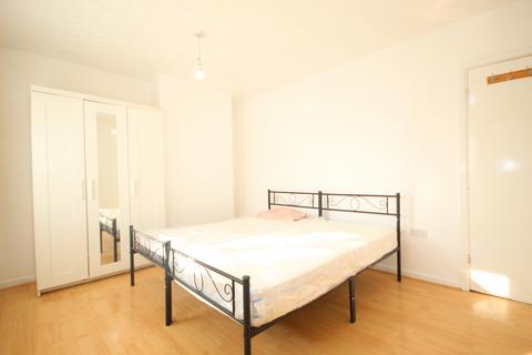 3 bedroom semi-detached house to rent, Highmead Crescent, Wembley, Middlesex, HA0