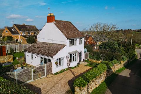 Chapel Lane, Stoke Albany, LE16