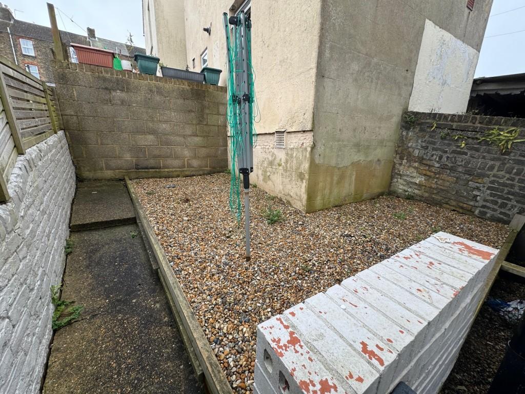 Rear courtyard garden