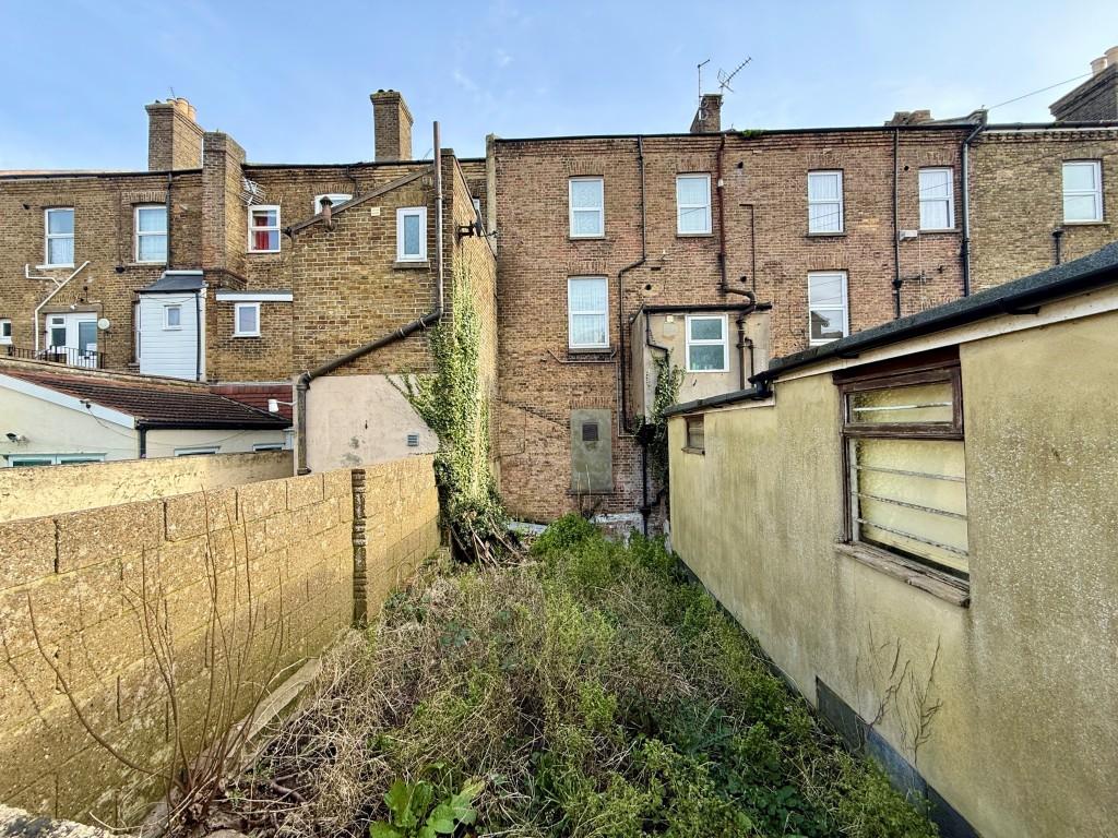 10 Grange Road - garden