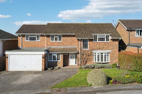 4 bedroom detached house for sale, Fernsleigh Close, Gerrards Cross SL9