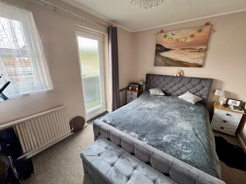 5 Stuart Court - bedroom 1
