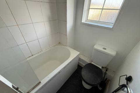 4 bedroom end of terrace house for sale, 74 Mill Road, Gillingham, Kent