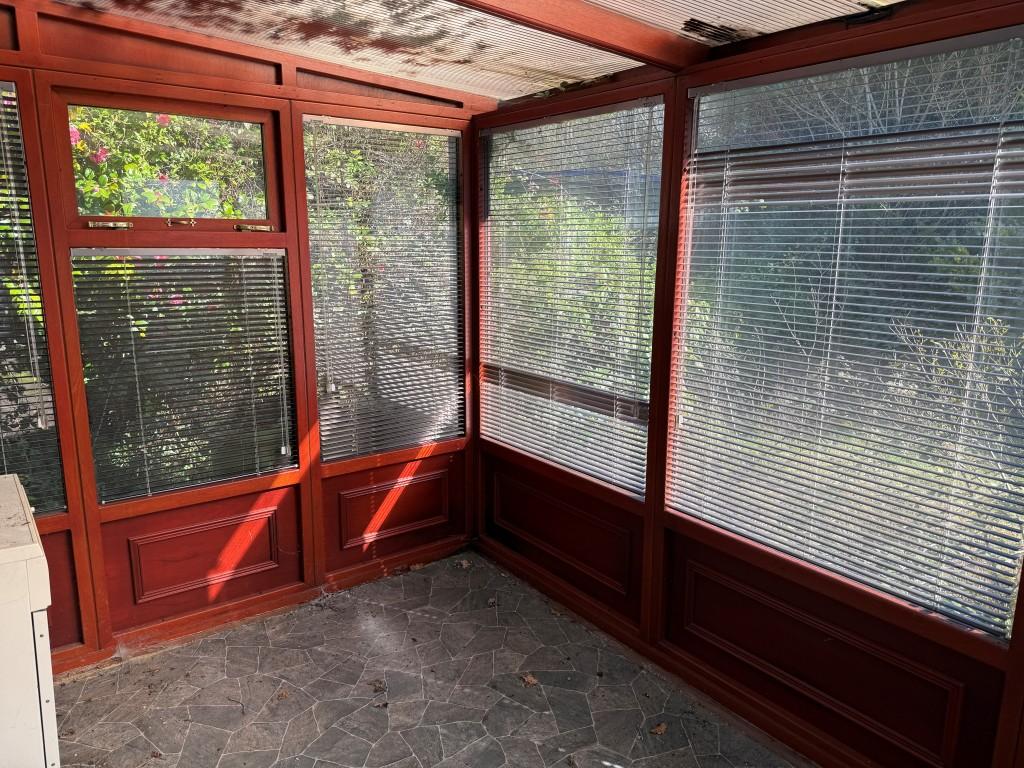 Conservatory to rear overlooking garden