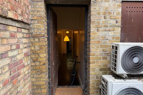 Land for sale, Land Rear Of 25 The Pavement, London