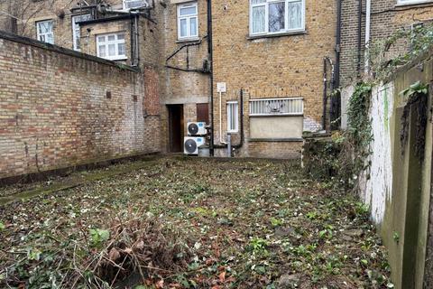 Land for sale, Land Rear Of 25 The Pavement, London