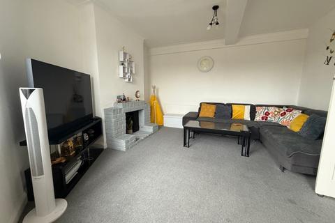 2 bedroom flat for sale, 699 Cranbrook Road, Ilford, Essex