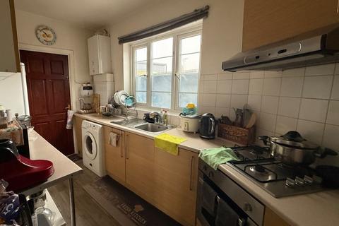 2 bedroom flat for sale, 699 Cranbrook Road, Ilford, Essex