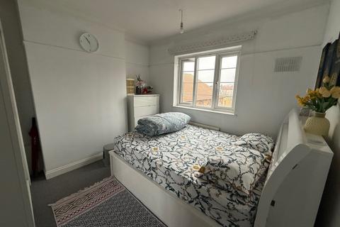 2 bedroom flat for sale, 699 Cranbrook Road, Ilford, Essex