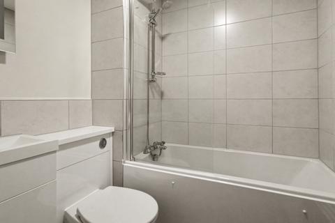 undefined, Inkerman Road, Knaphill GU21