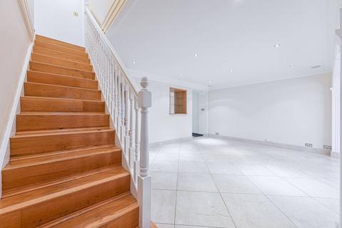 5 bedroom house to rent, The Spinneys, Bickley, Bromley, BR1