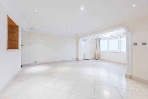 5 bedroom house to rent, The Spinneys, Bickley, Bromley, BR1