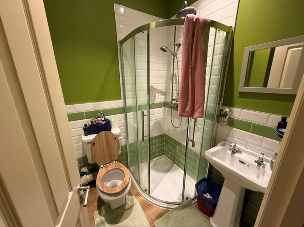 Flat 1 - Bathroom