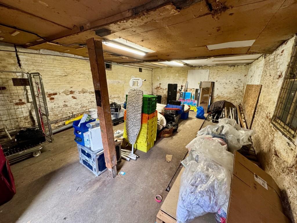 Ground floor - barn