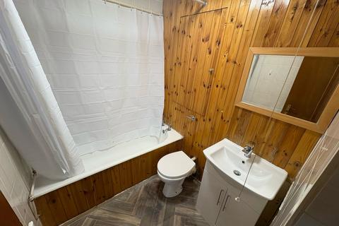 2 bedroom apartment to rent, Shepherds Gardens, BIRMINGHAM