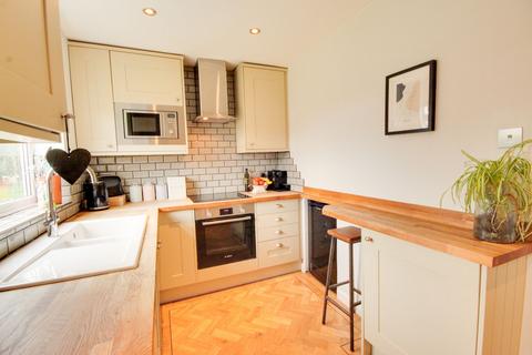 2 bedroom end of terrace house for sale, Barnmead, Haywards Heath, RH16